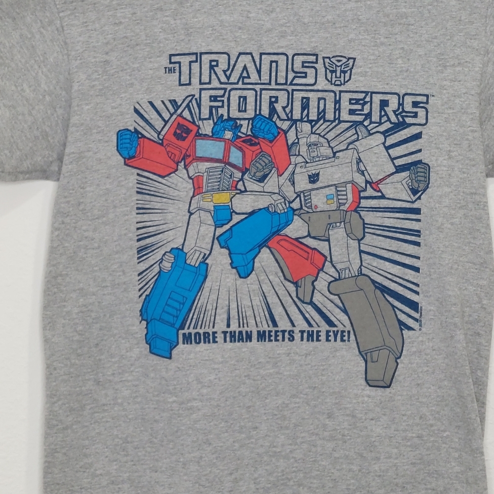 "Transformers More Than Meets the Eye" Kids Size Small. Great Condition!